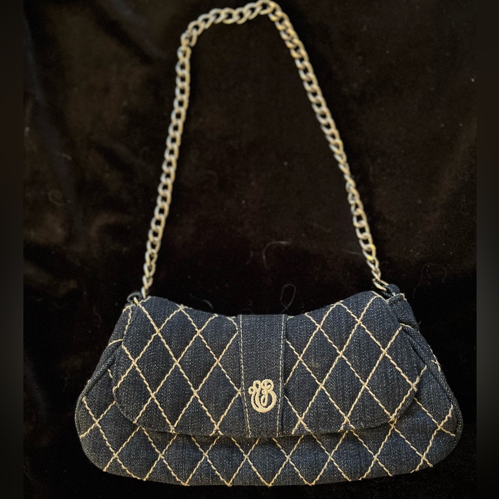 Small purse. Vera Bradley. Denim quilted with stitching